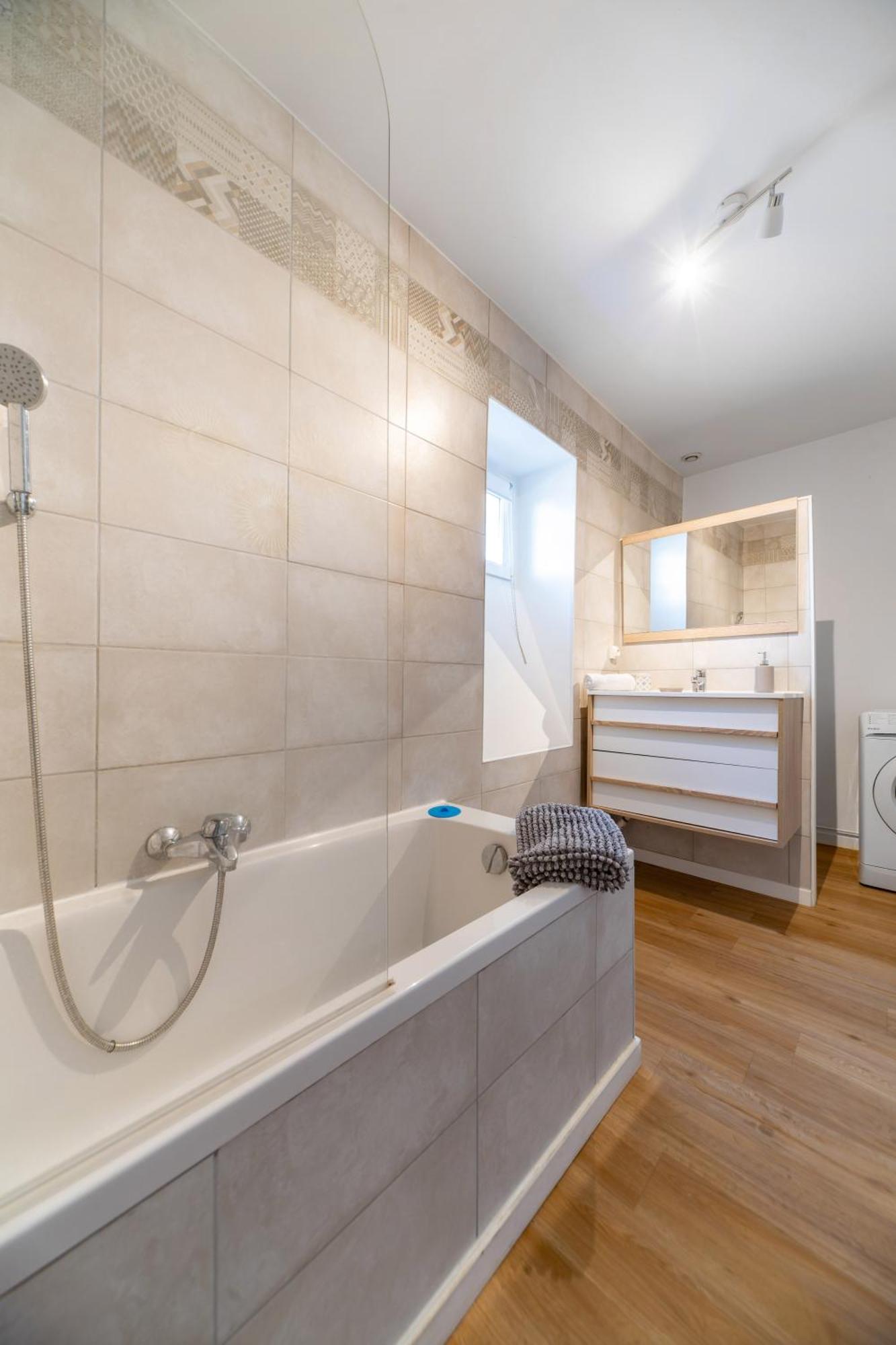 Le Celestin - Appartement 2 Chambres Avec Jardin En Centre Ville 비시 외부 사진